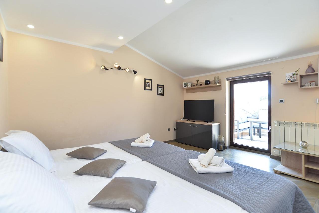 Apartment Mirela 2145 ฟาชานา ภายนอก รูปภาพ